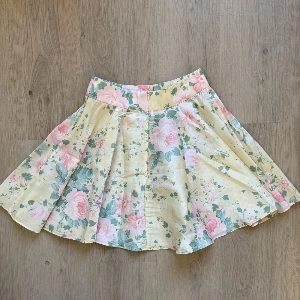 Selkie Paper Doll Fantasy Floral A-Line Skirt in Pale Yellow and Pink Size XS